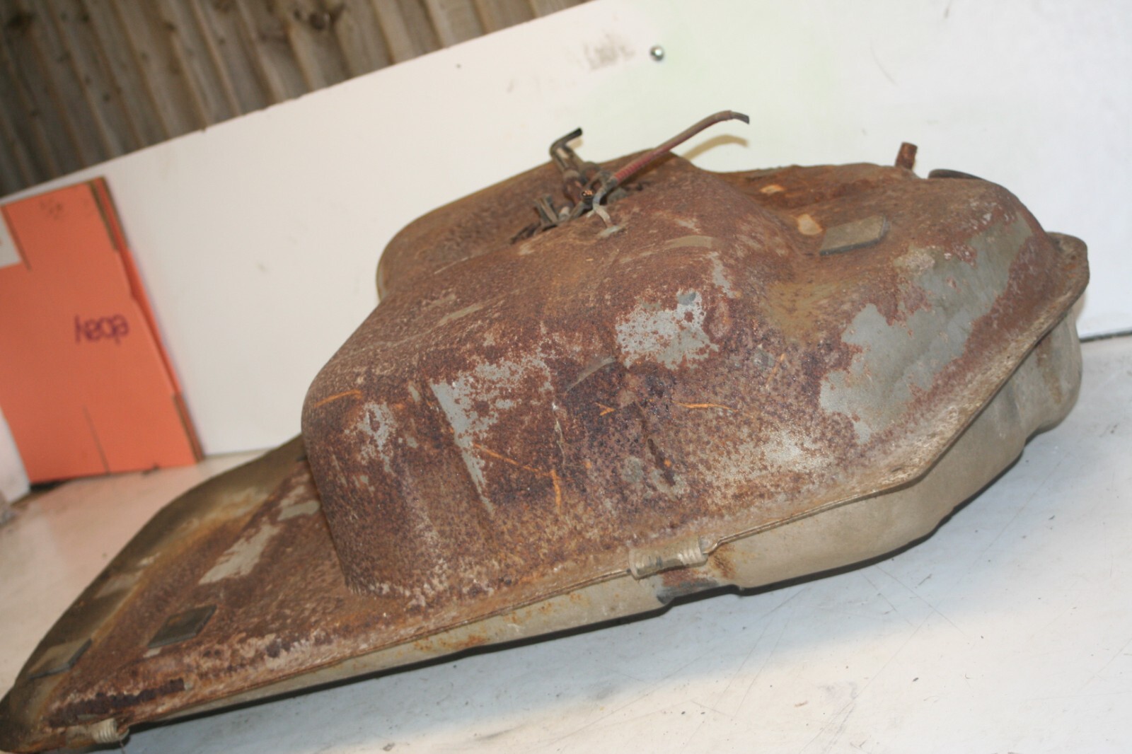 1990 FORD GRANADA MK3. PETROL FUEL TANK - Image 2