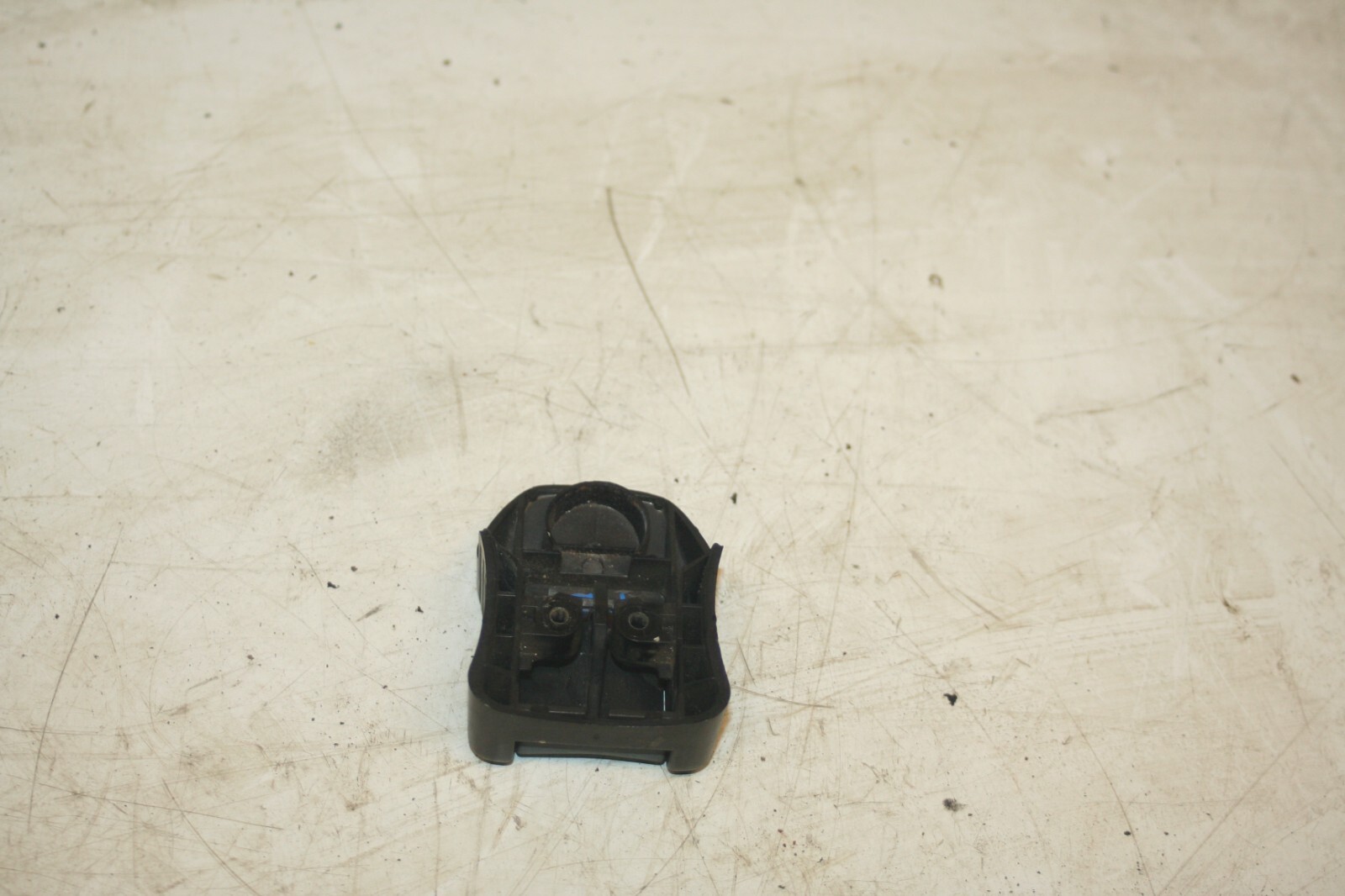 1990 FORD GRANADA MK3. SEAT BELT HEIGHT ADJUSTER - Image 2
