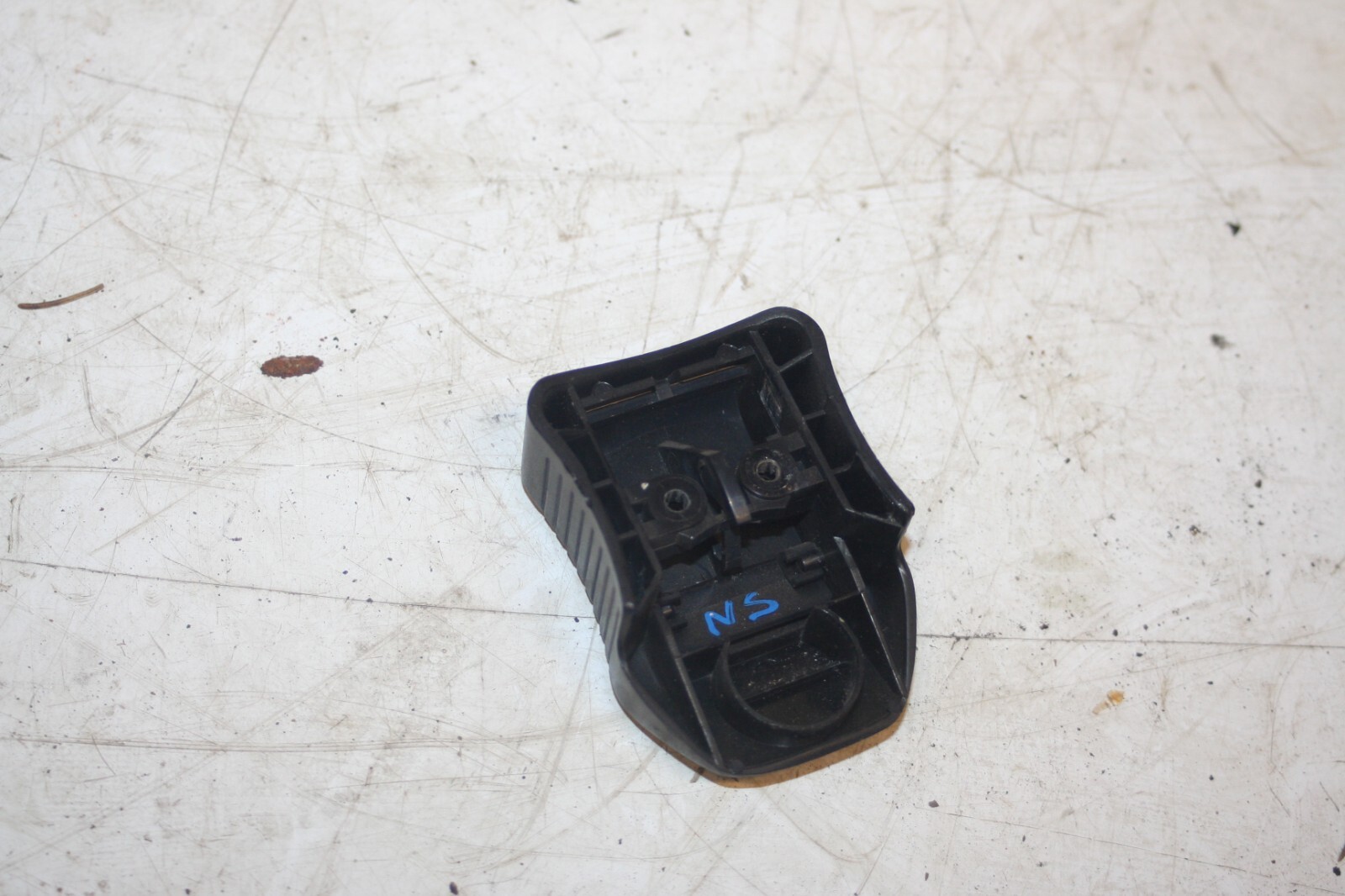 1990 FORD GRANADA MK3. SEAT BELT HEIGHT ADJUSTER - Image 3