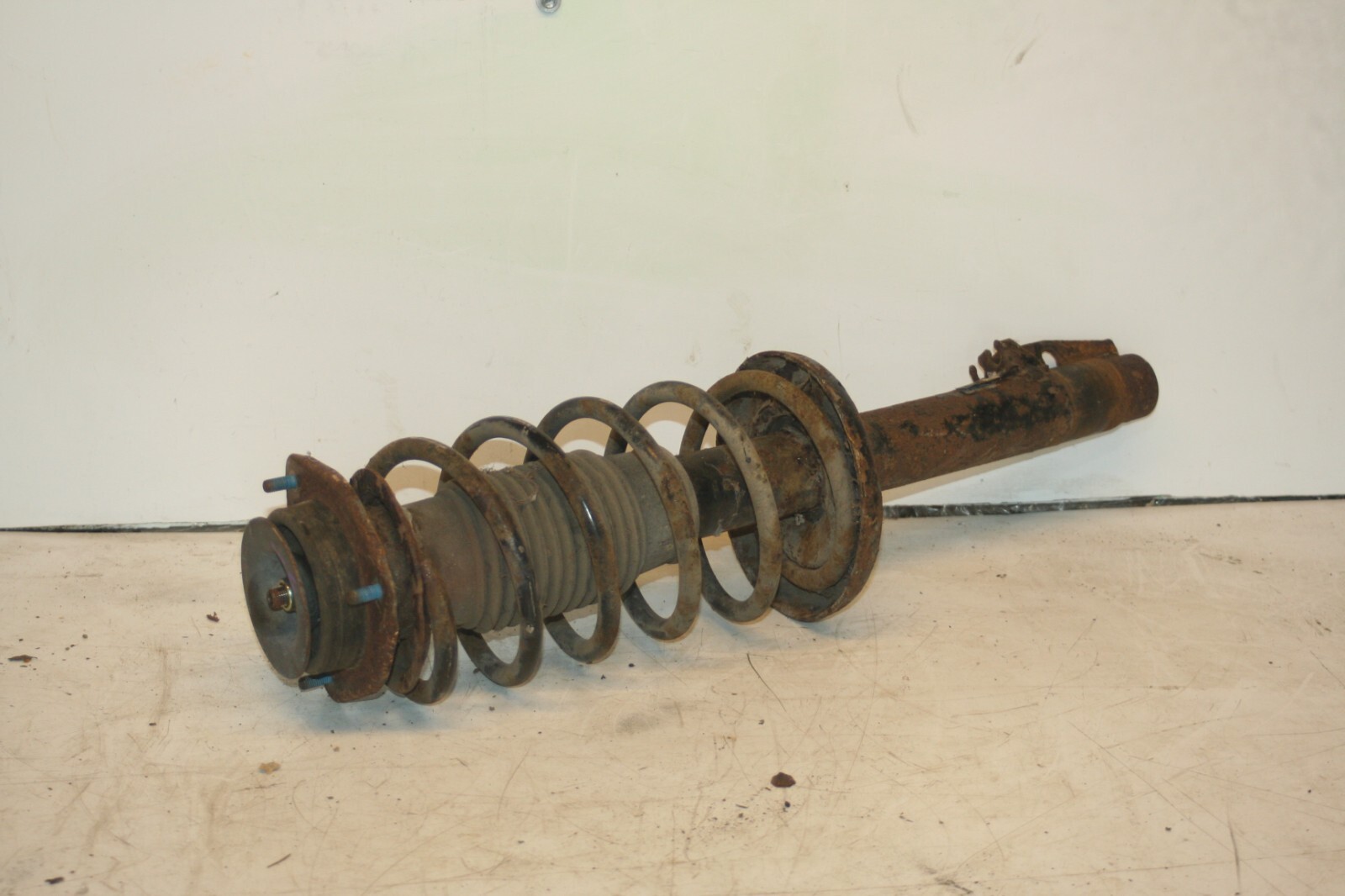 1990 FORD GRANADA MK3. PASSENGER SIDE FRONT SUSPENSION UNIT