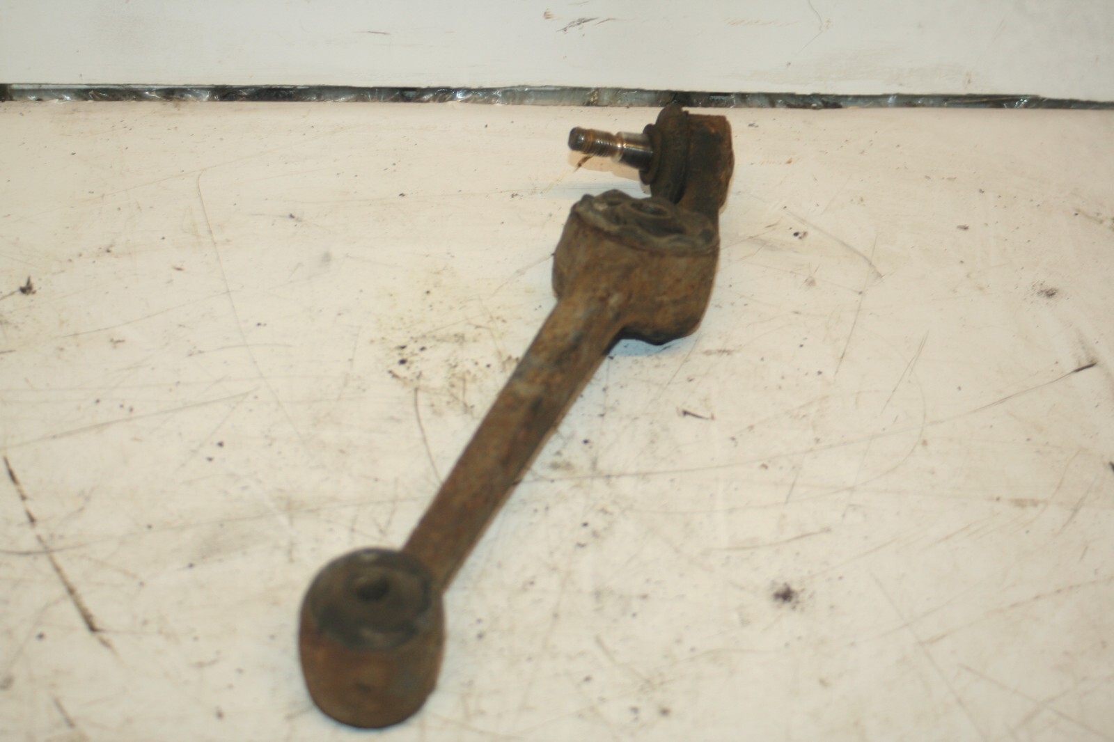 1990 FORD GRANADA MK3. SUSPENSION LOWER ARM FRONT PASSENGER SIDE - Image 2