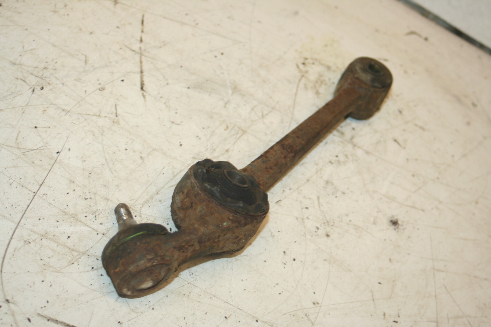 1990 FORD GRANADA MK3. SUSPENSION LOWER ARM FRONT PASSENGER SIDE - Image 3