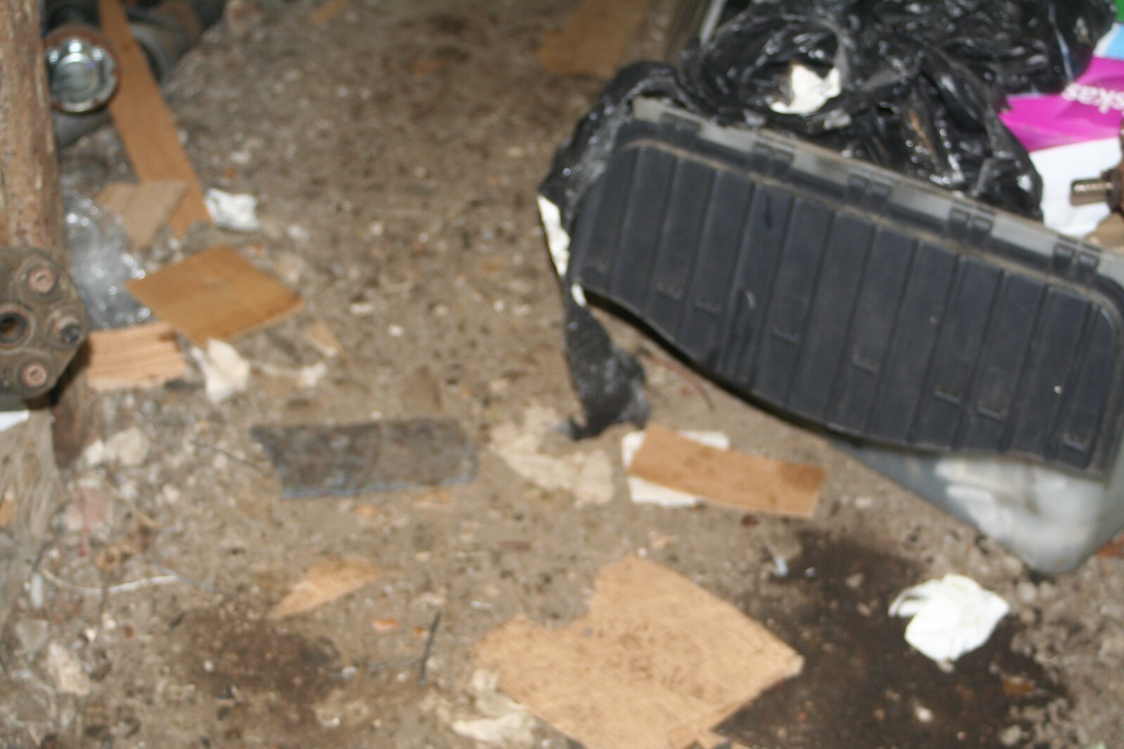1990 FORD GRANADA MK3. REAR LEATHER SEAT SIDE TRIM BOLSTER WORN - Image 5