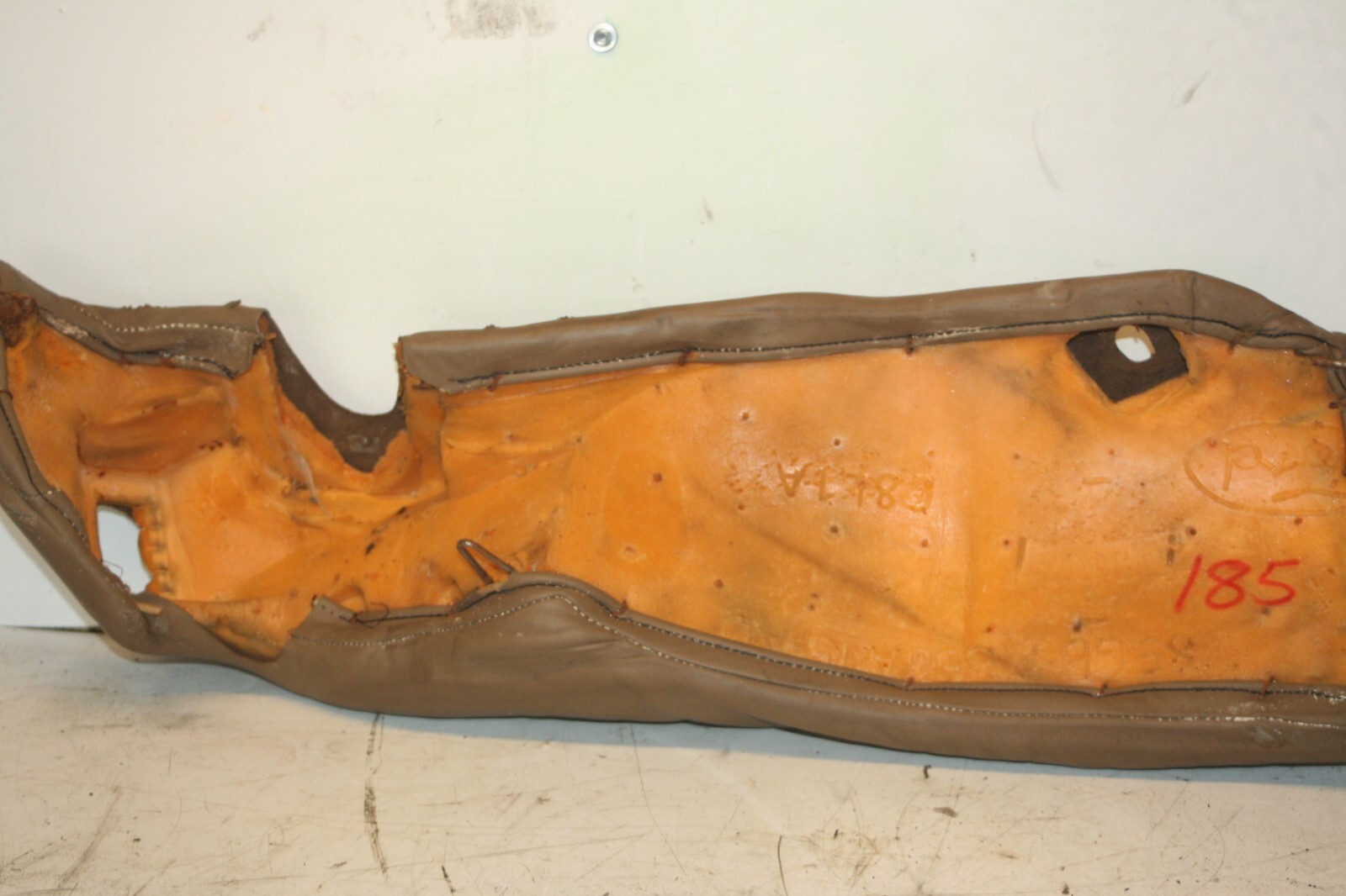 1990 FORD GRANADA MK3. REAR LEATHER SEAT SIDE TRIM BOLSTER WORN - Image 8