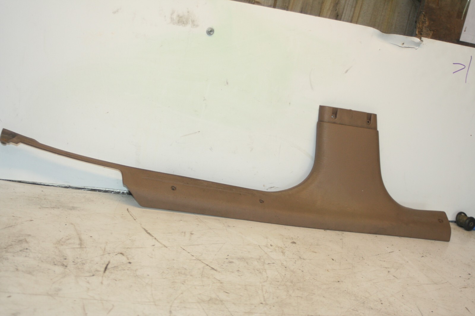 1990 FORD GRANADA MK3. LOWER SILL COVER TRIM PASSENGER SIDE FRONT - Image 2