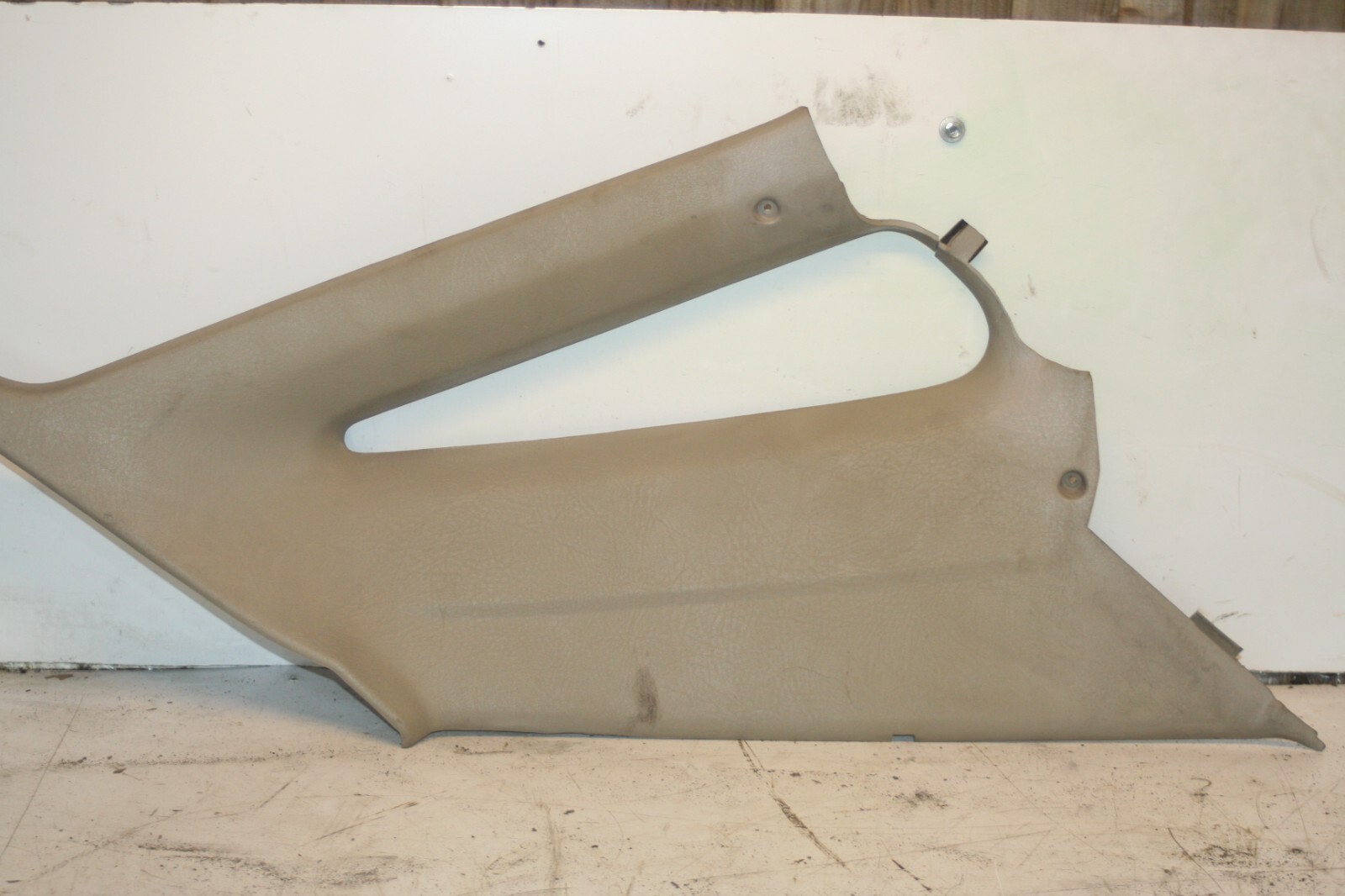 1990 FORD GRANADA MK3. C PILLAR BOOT TRIM DRIVER REAR 90GB-F31010-ABW - Image 7