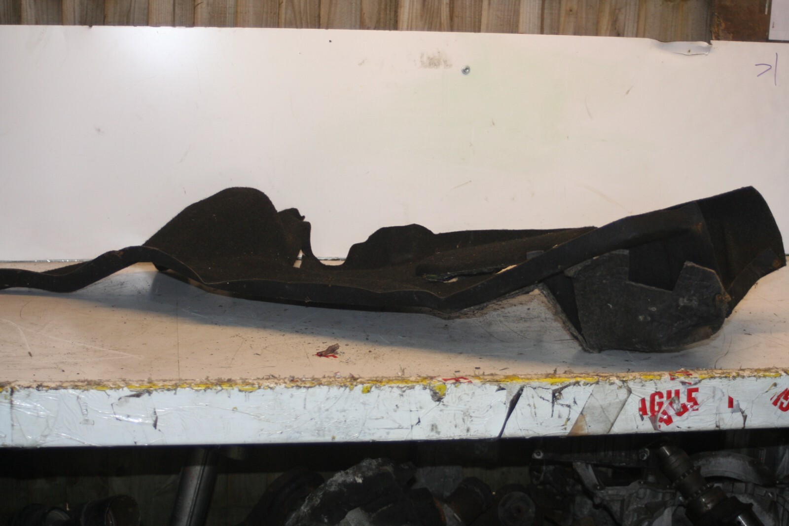 1990 FORD GRANADA MK3. BOOT SIDE LINING CARPET DRIVER SIDE - Image 2