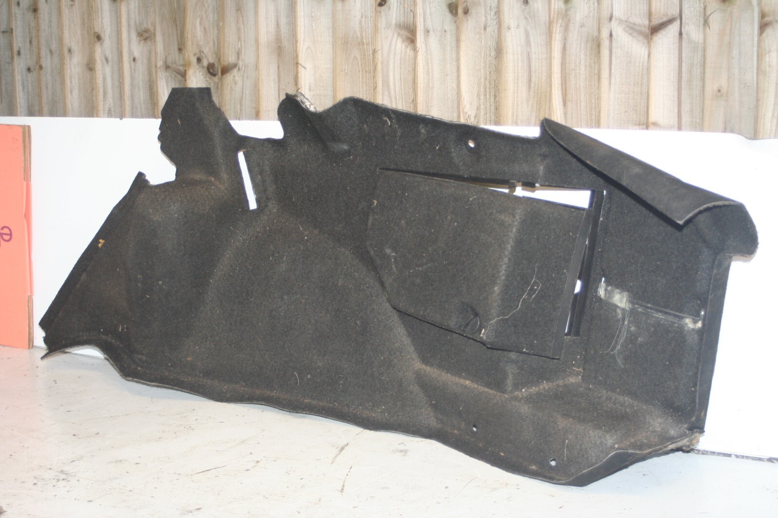 1990 FORD GRANADA MK3. BOOT SIDE LINING CARPET DRIVER SIDE - Image 4