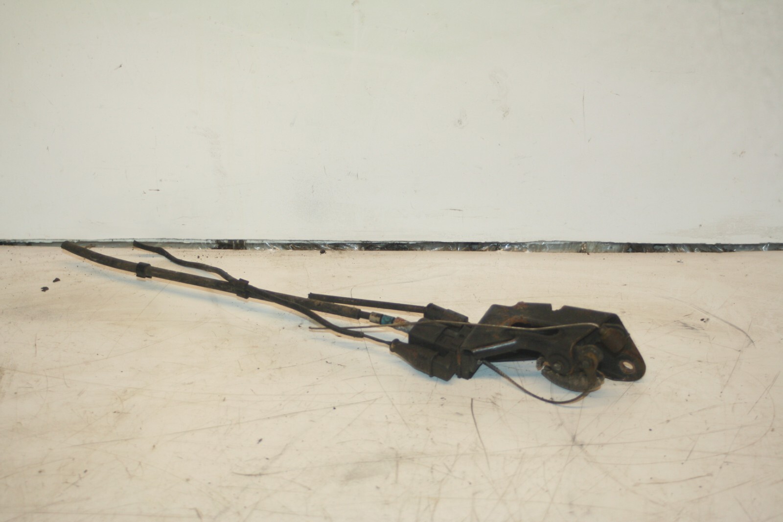 1990 FORD GRANADA MK3. IDLE CONTROL THROTTLE CONTROL LINKAGE