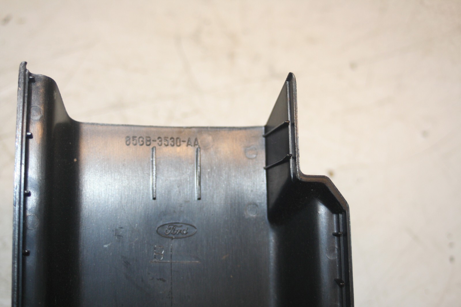 1990 FORD GRANADA MK3. STEERING LOWER COWLING 85GB-3530-AA - Image 4