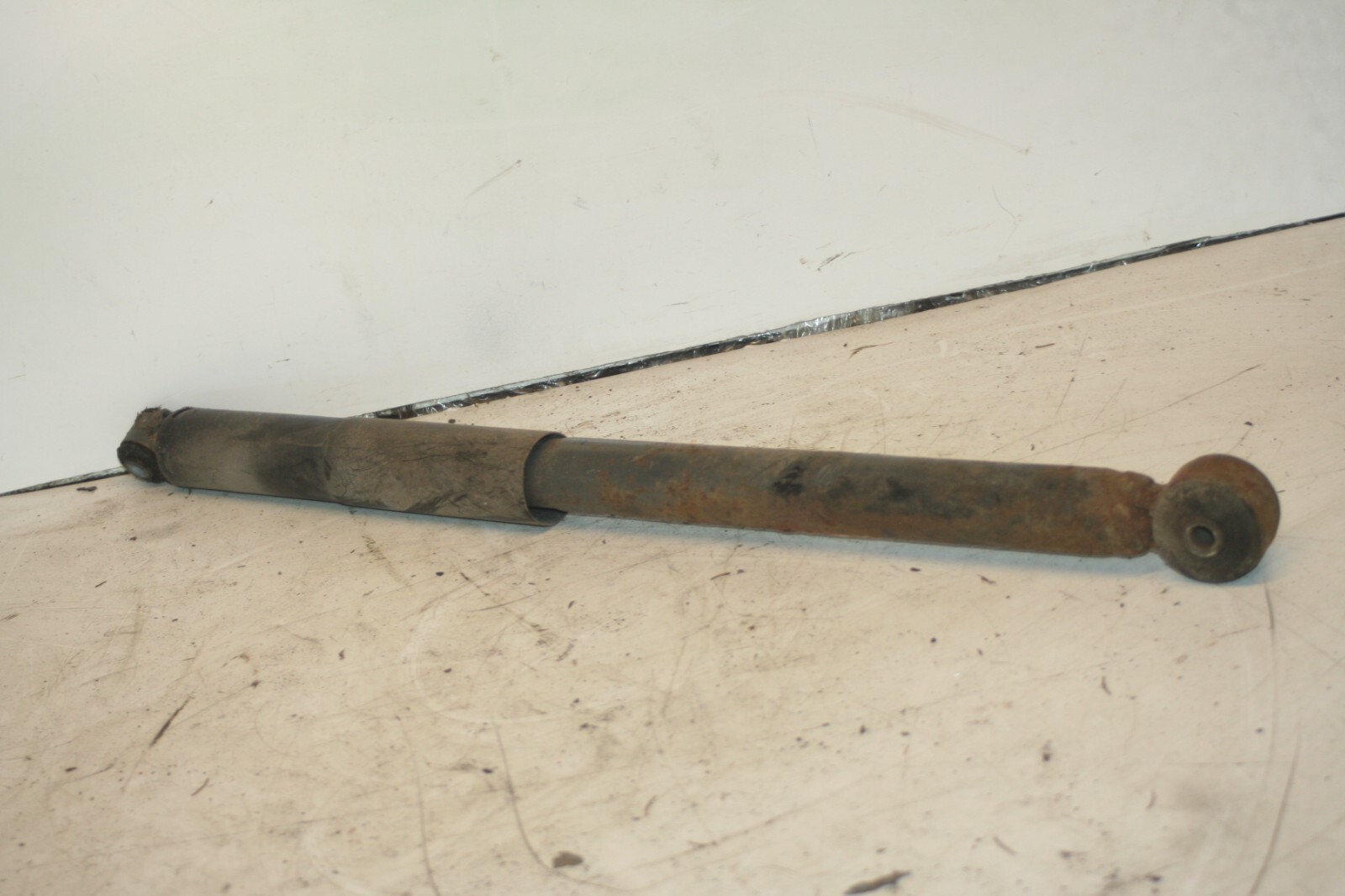 1990 FORD GRANADA MK3. REAR SHOCK ABSORBER - Image 2