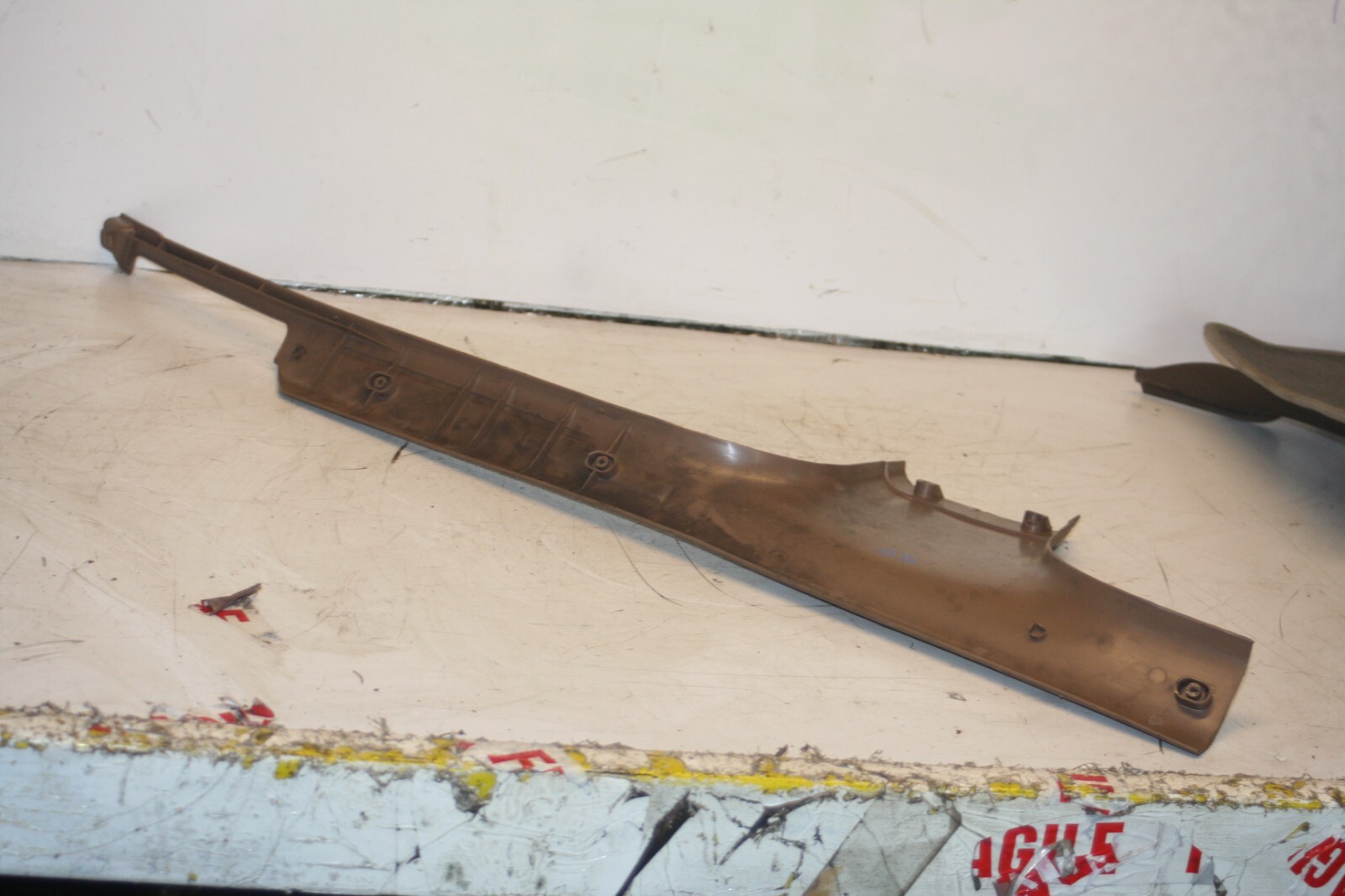 1990 FORD GRANADA MK3. DRIVER SIDE FRONT SILL TRIM 85GB-A13208 BBW - Image 4
