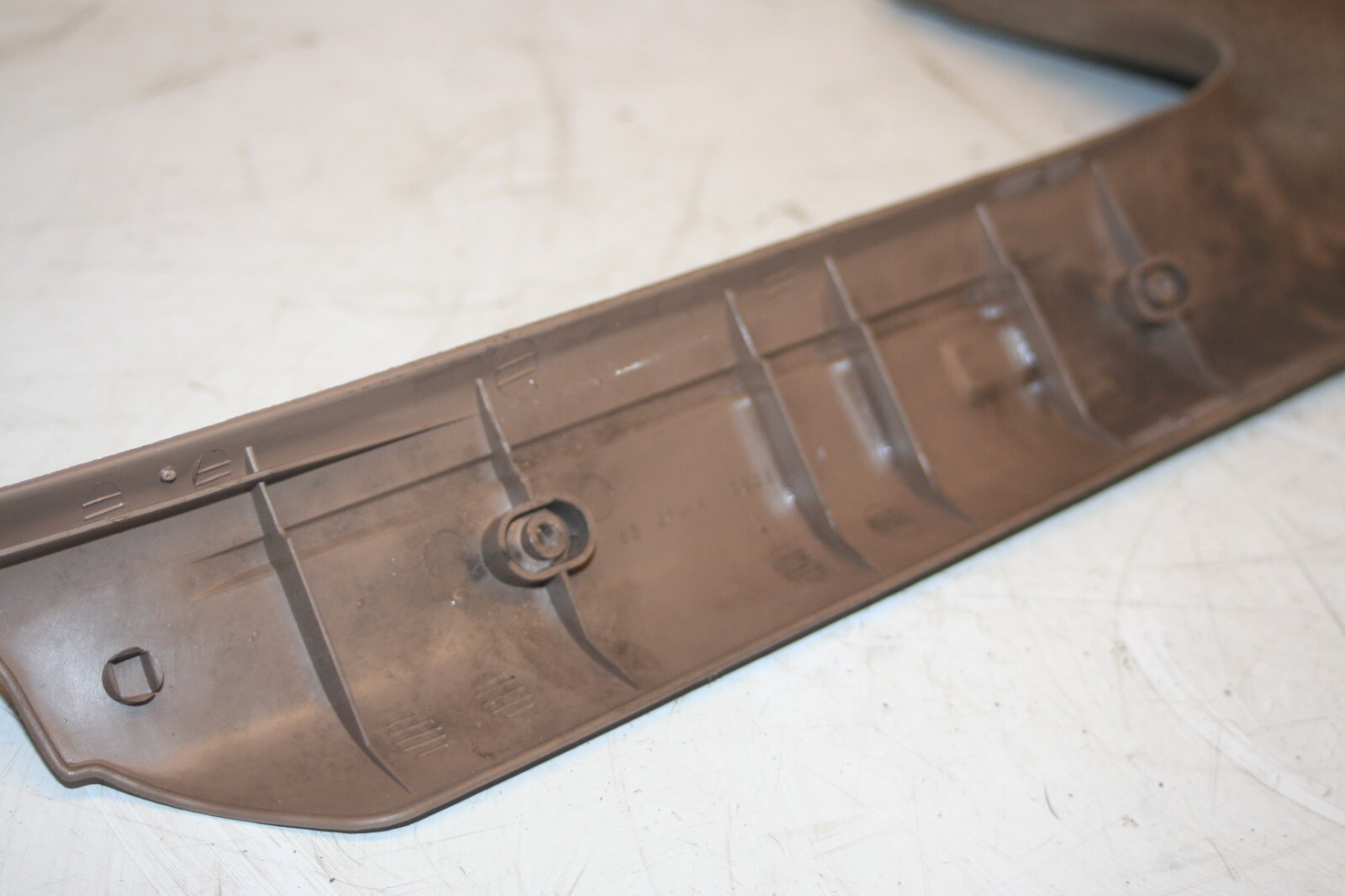 1990 FORD GRANADA MK3. DRIVER SIDE FRONT SILL TRIM 85GB-A13208 BBW - Image 8