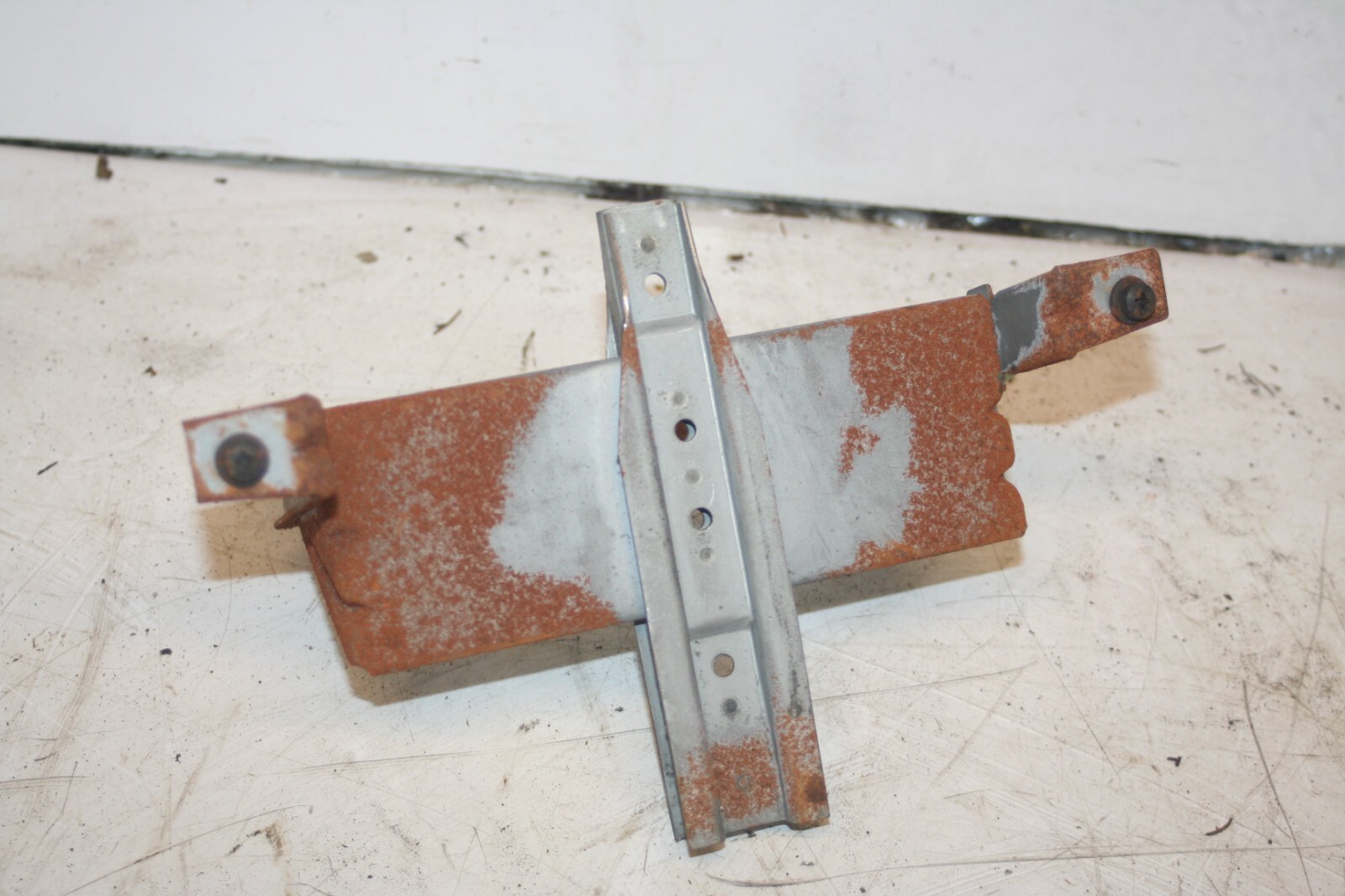 1990 FORD GRANADA MK3. CENTRE CONSOLE FRAME - Image 3