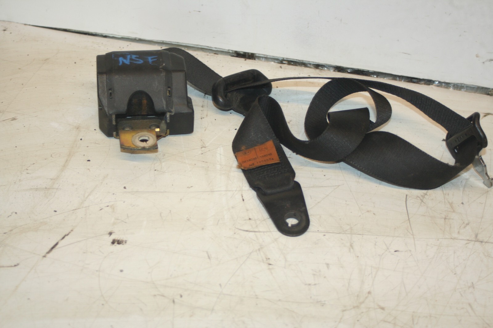 1990 FORD GRANADA MK3. PASSENGER SIDE FRONT SEAT BELT - Image 3