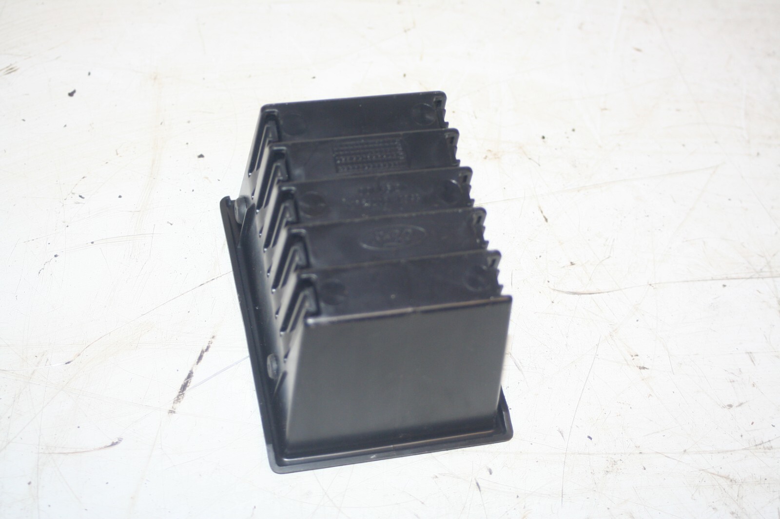 1990 FORD GRANADA MK3. TAPE CASSETTE HOLDER STAND - Image 3