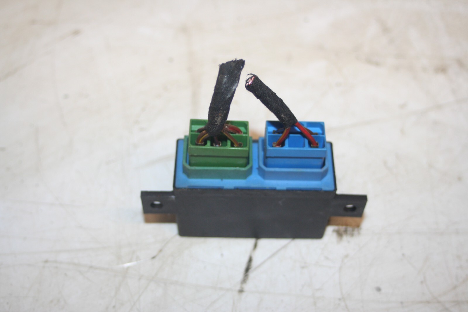 1990 FORD GRANADA MK3. 85GG 19A367AB RELAY ASY-SECURE ALARM ECU - Image 2