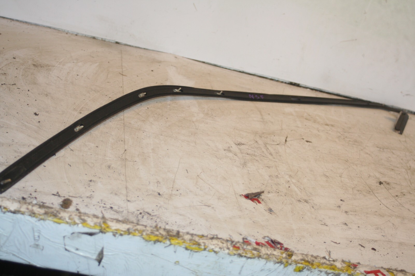 1990 FORD GRANADA MK3. DOOR TRIM CHROME PASSENGER SIDE FRONT - Image 4