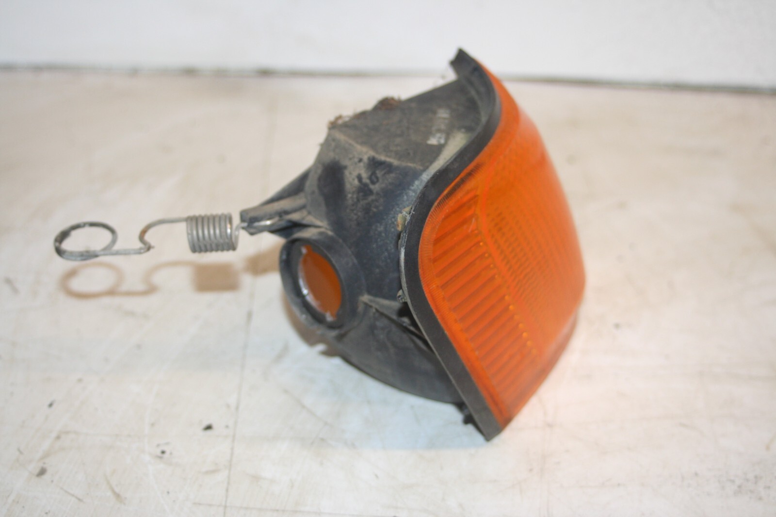 1990 FORD GRANADA MK3. DRIVER SIDE INDICATOR REPEATER FRONT - Image 2