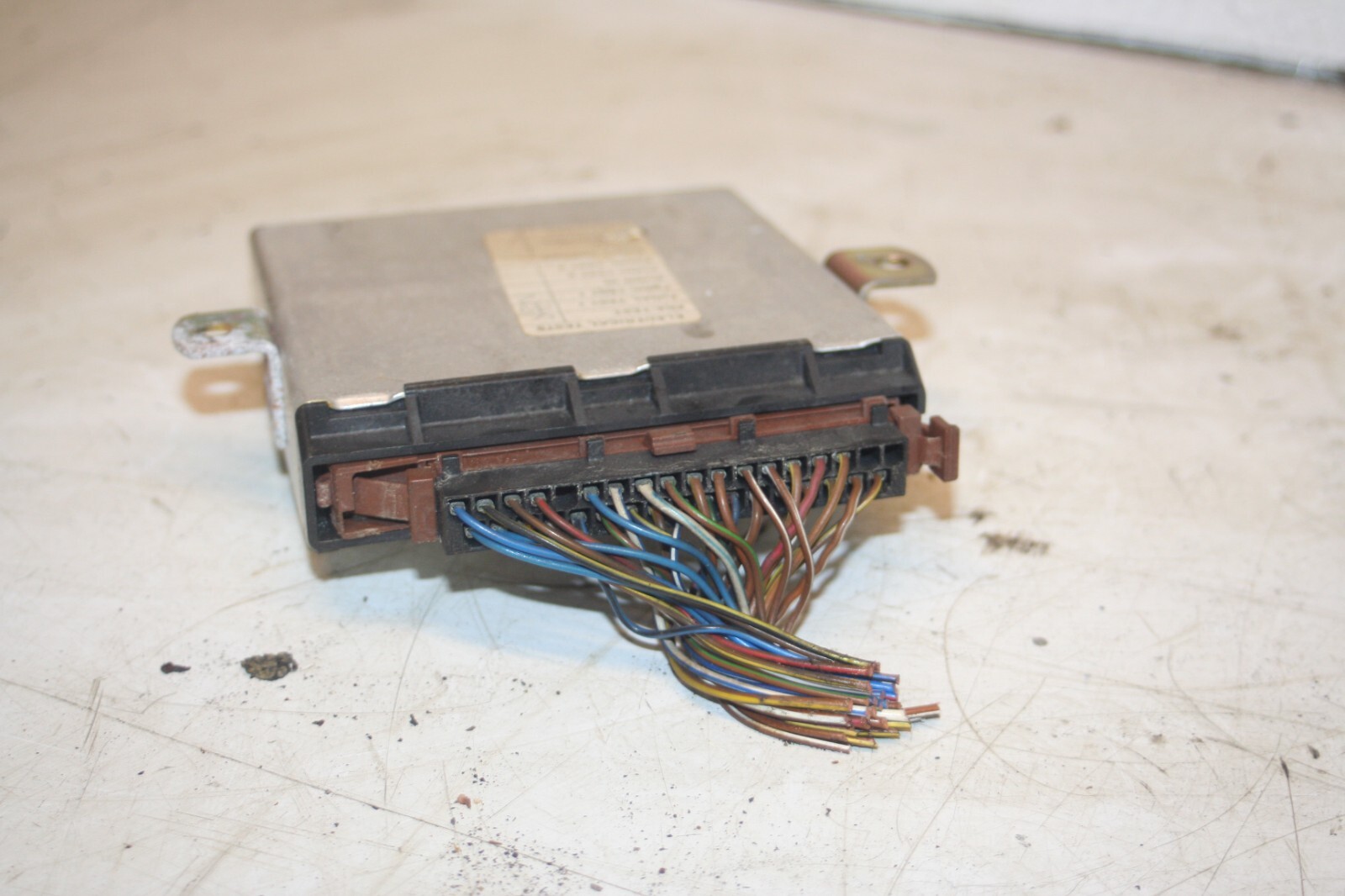 1990 FORD GRANADA MK3. 88GB-10K910-AA ECU MODULE CONTROL UNIT - Image 4