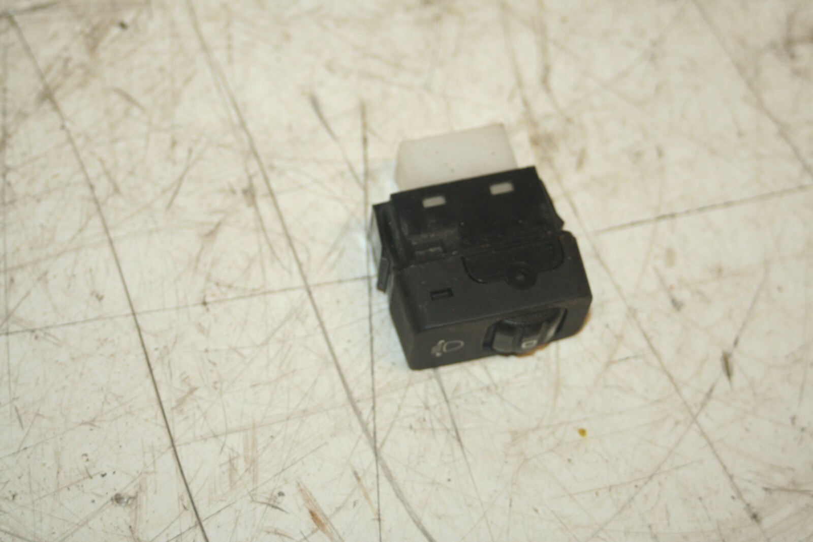 MAZDA MX5 MK1. HEAD LIGHT ADJUSTER SWITCH - Image 4