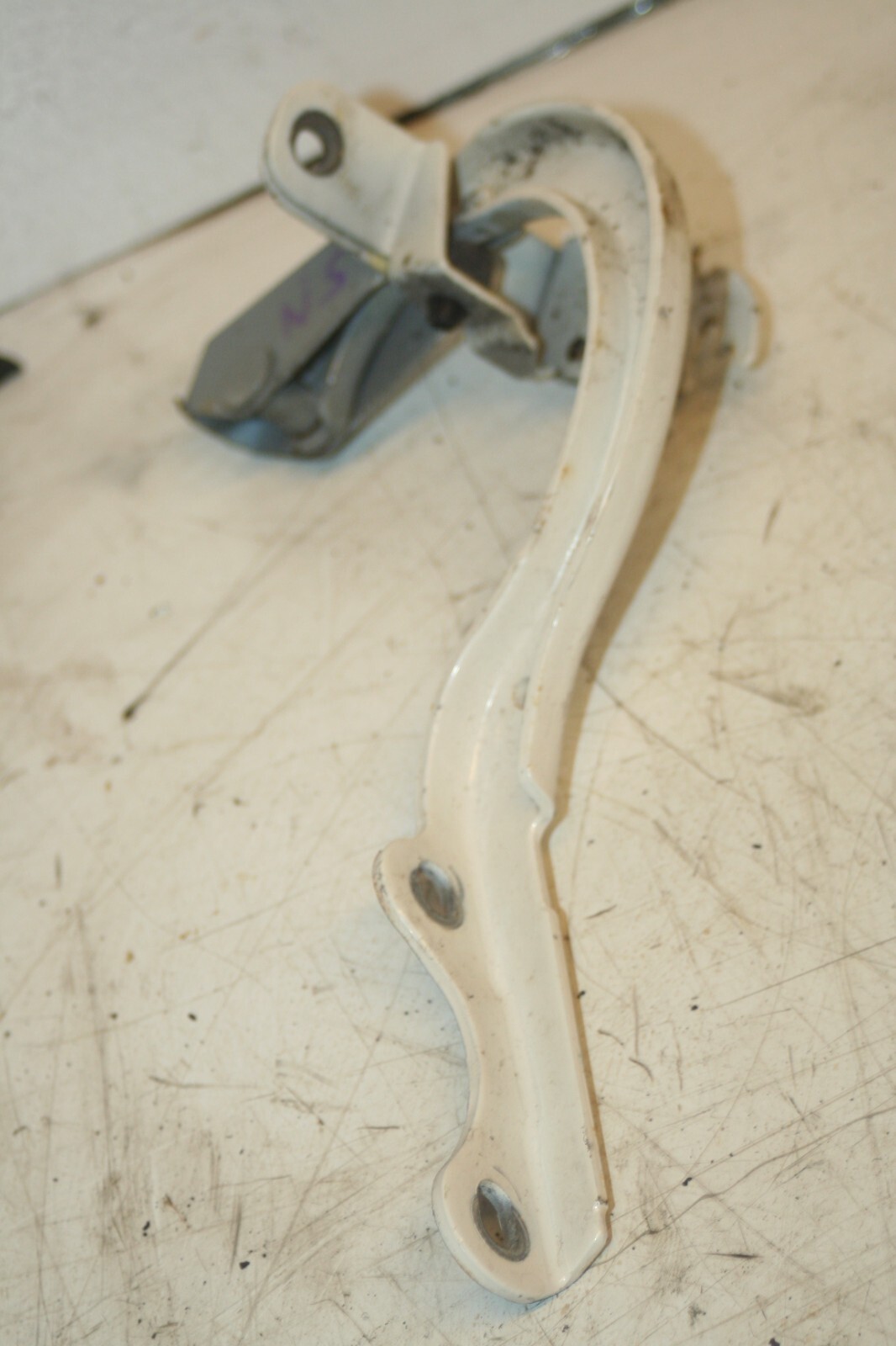 MAZDA MX5 MK1. PASSENGER SIDE BOOT TAIL GATE HINGE - Image 3