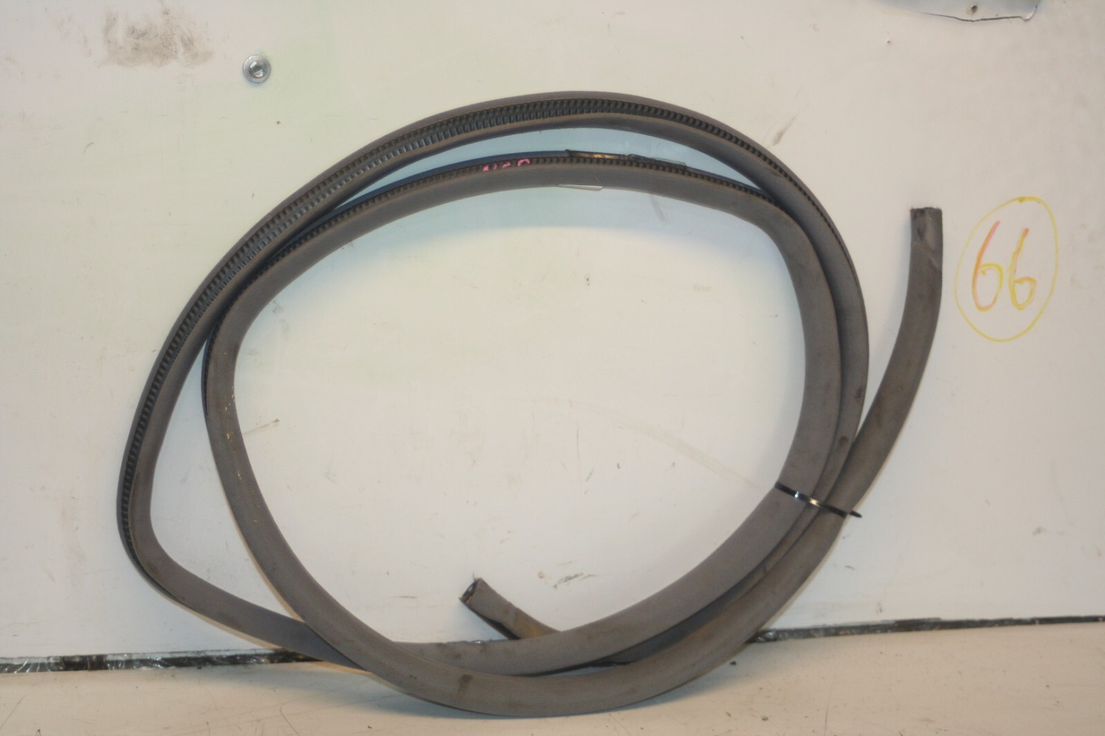 2000 MERCEDES C CLASS W202. PASSENGER SIDE REAR DOOR RUBBER SEAL - Image 2