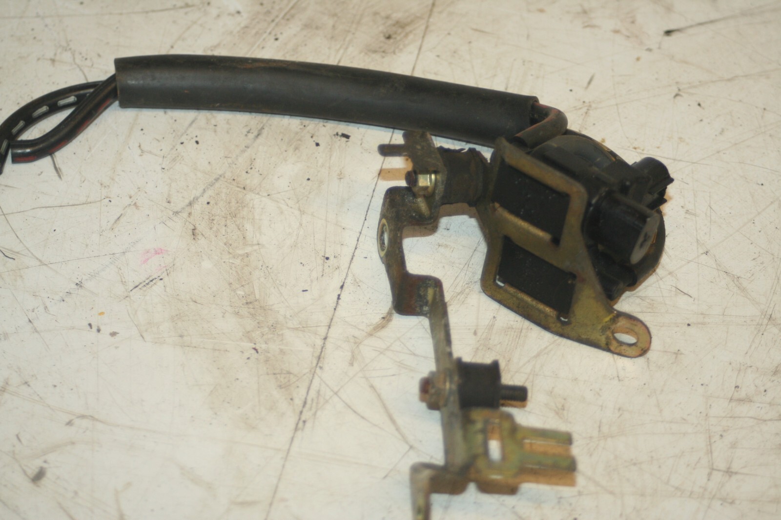 MAZDA MX5 MK1. SOLENOID VACUUM PUMP