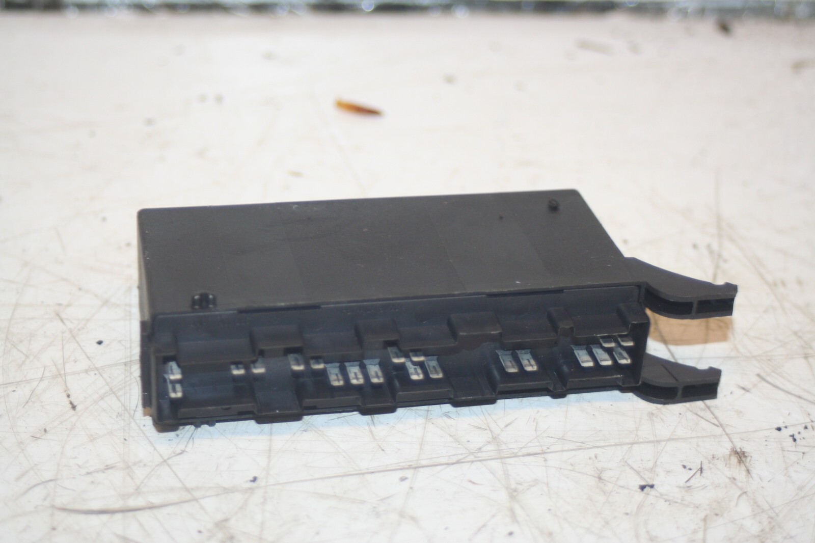 2000 MERCEDES C CLASS W202. 2025420432 ECU CONTROL UNIT LCM LIGHT MODULE - Image 2
