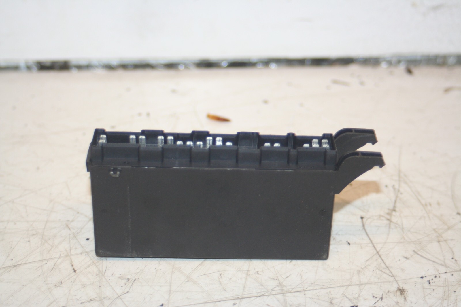 2000 MERCEDES C CLASS W202. 2025420432 ECU CONTROL UNIT LCM LIGHT MODULE - Image 3