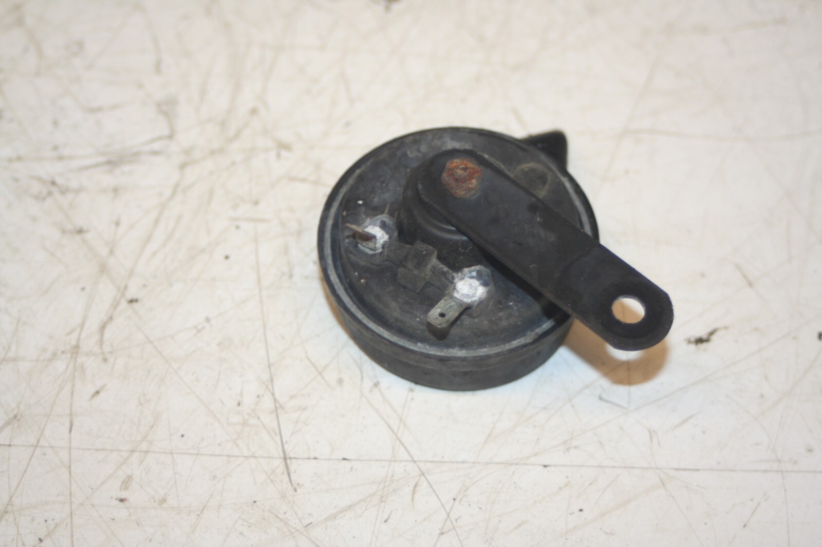 2000 MERCEDES C CLASS W202. HORN - Image 2
