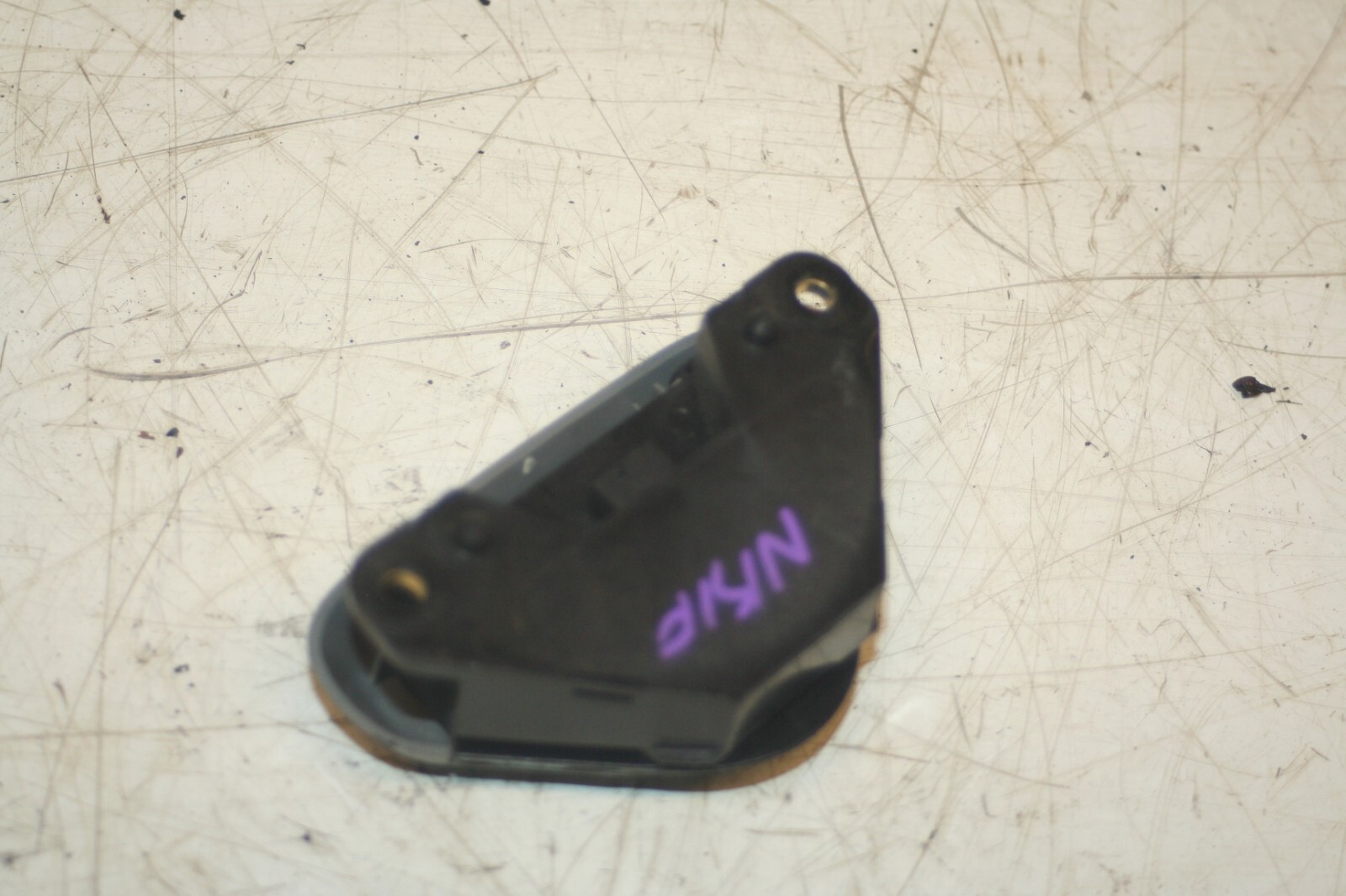 2000 MERCEDES C CLASS W202. PASSENGER SIDE FRONT SENSOR ALARM PRESSURE - Image 2