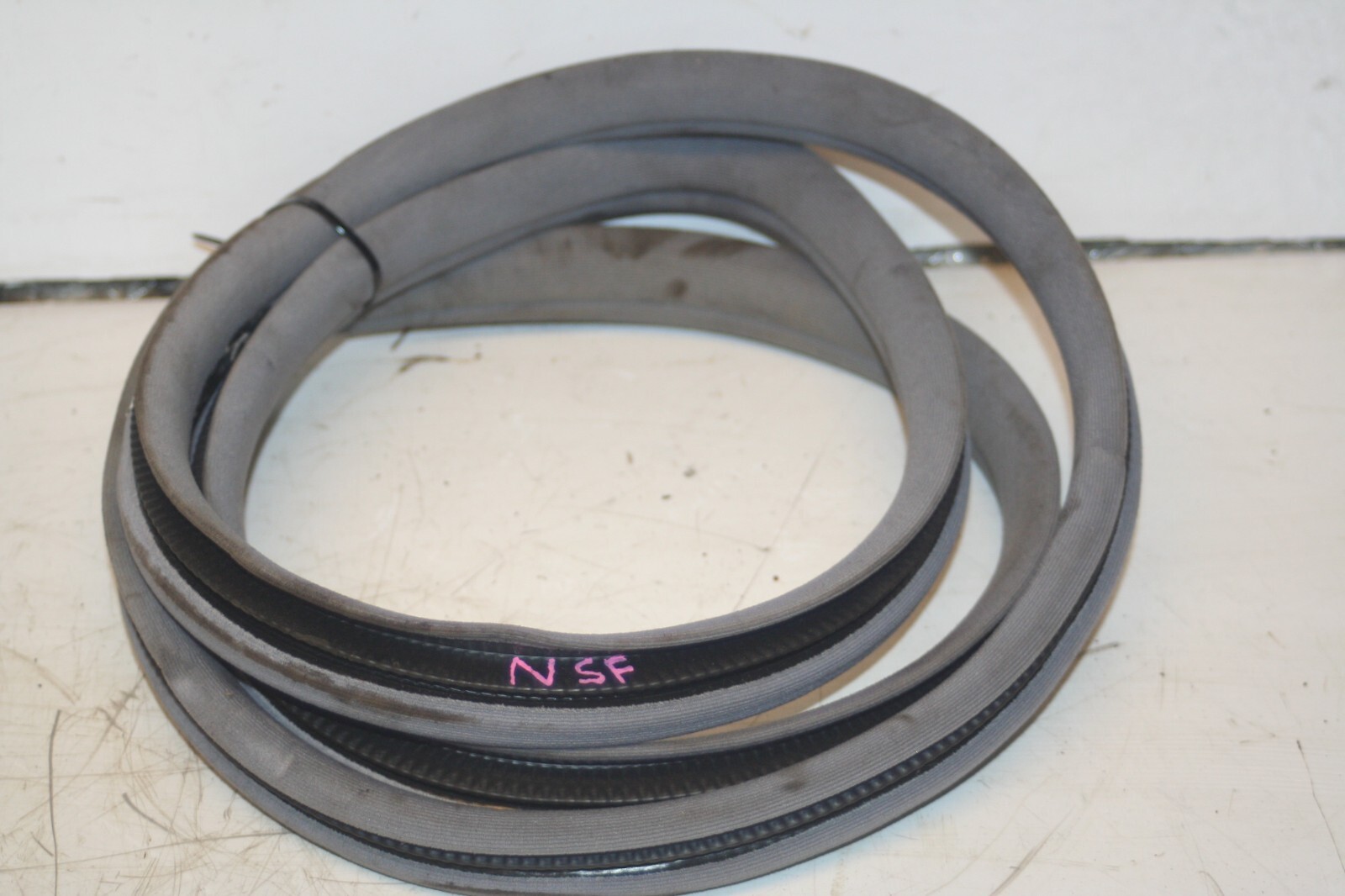 2000 MERCEDES C CLASS W202. PASSENGER SIDE FRONT DOOR RUBBER SEAL - Image 2