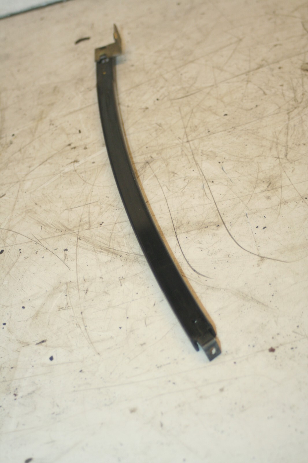 2000 MERCEDES C CLASS W202. DRIVER SIDE REAR WINDOW RUNNER - Image 4