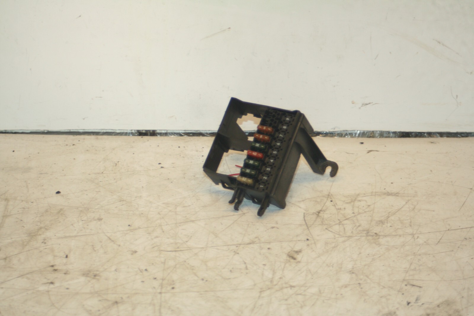 2000 MERCEDES C CLASS W202. FUSE BOX BOARD