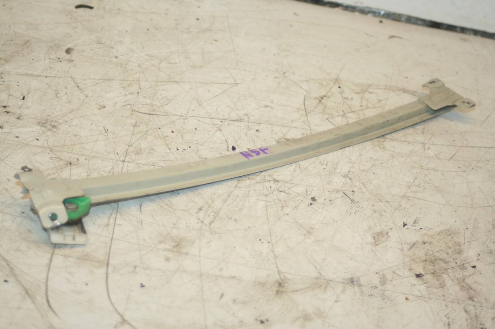 2000 MERCEDES C CLASS W202. PASSENGER SIDE FRONT WINDOW RUNNER