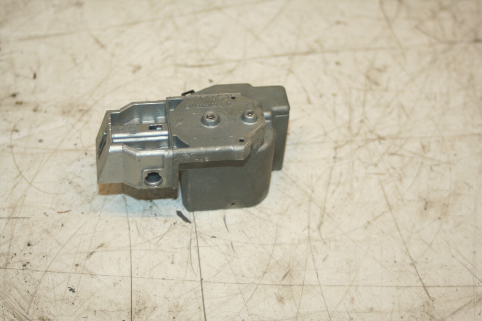 2000 MERCEDES C CLASS W202. A2084620330 IGNITION STEERING LOCK - Image 3