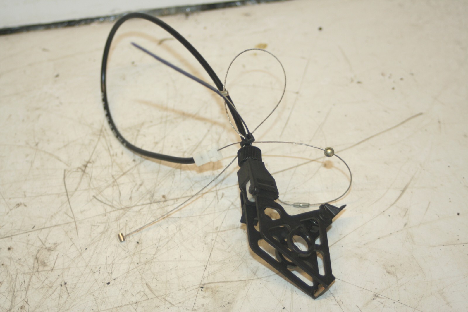 2000 MERCEDES C CLASS W202. CABLE
