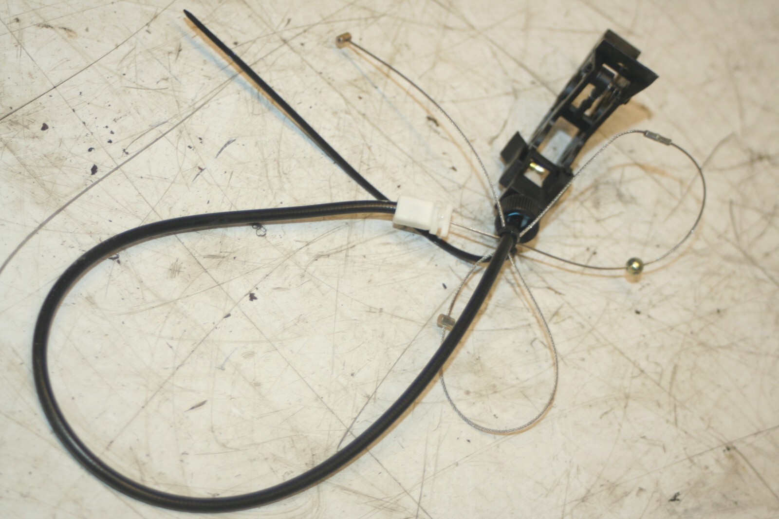 2000 MERCEDES C CLASS W202. CABLE - Image 2