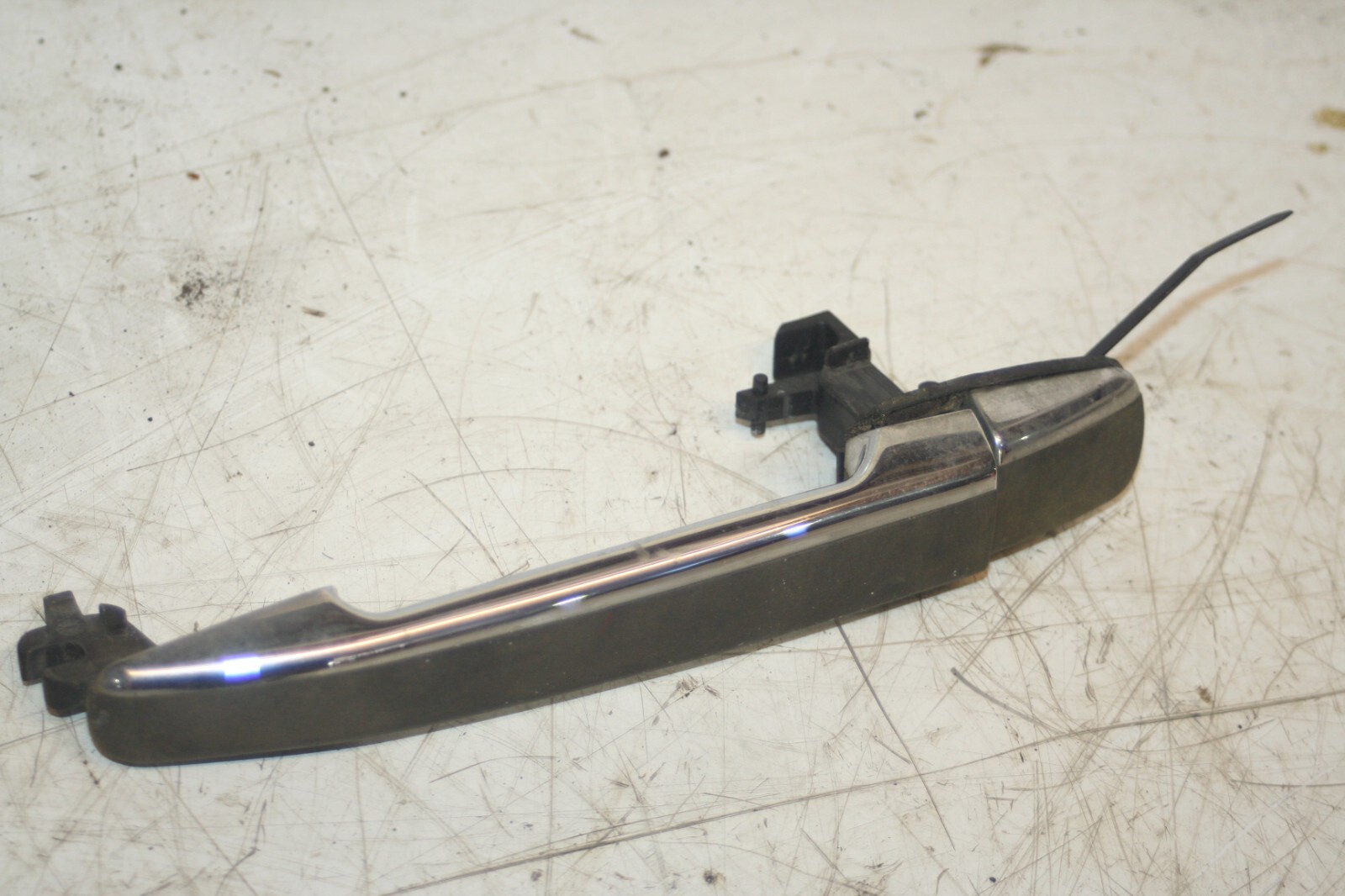 2000 MERCEDES C CLASS W202. PASSENGER SIDE REAR DOOR HANDLE - Image 2