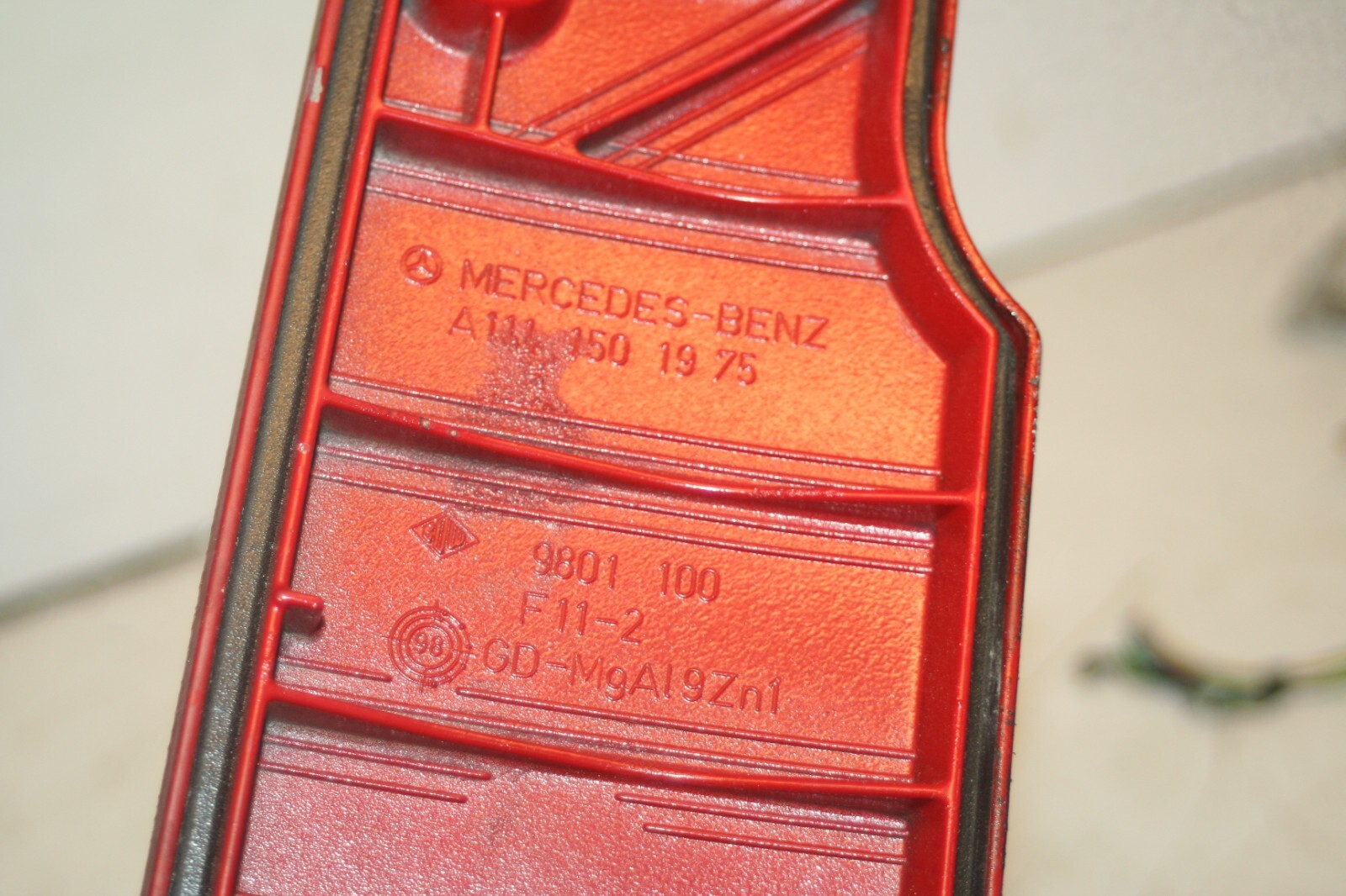 2000 MERCEDES C CLASS W202. COMPRESSOR ENGINE COVER - Image 4