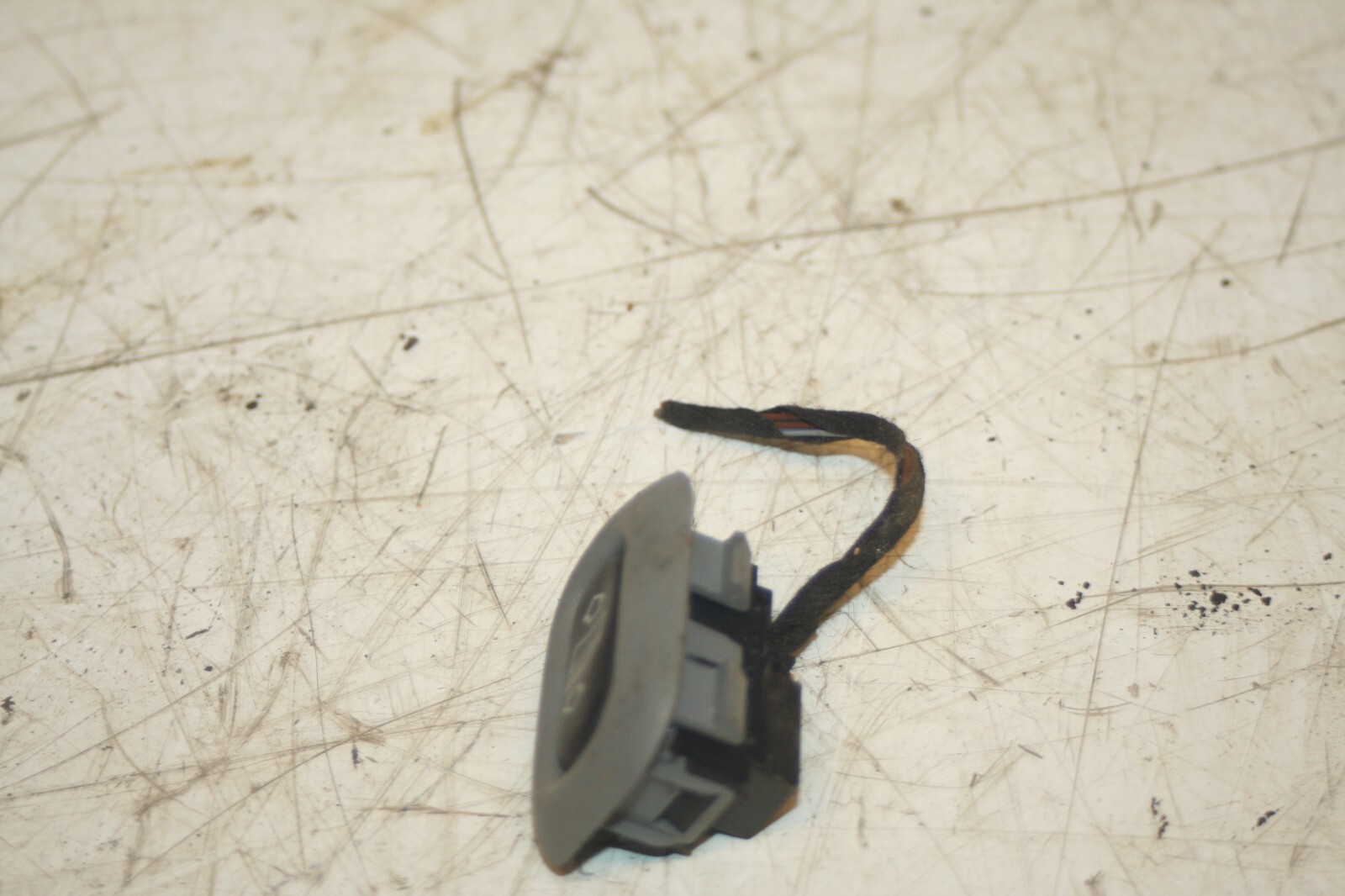 2000 MERCEDES C CLASS W202. WINDOW SWITCH - Image 2