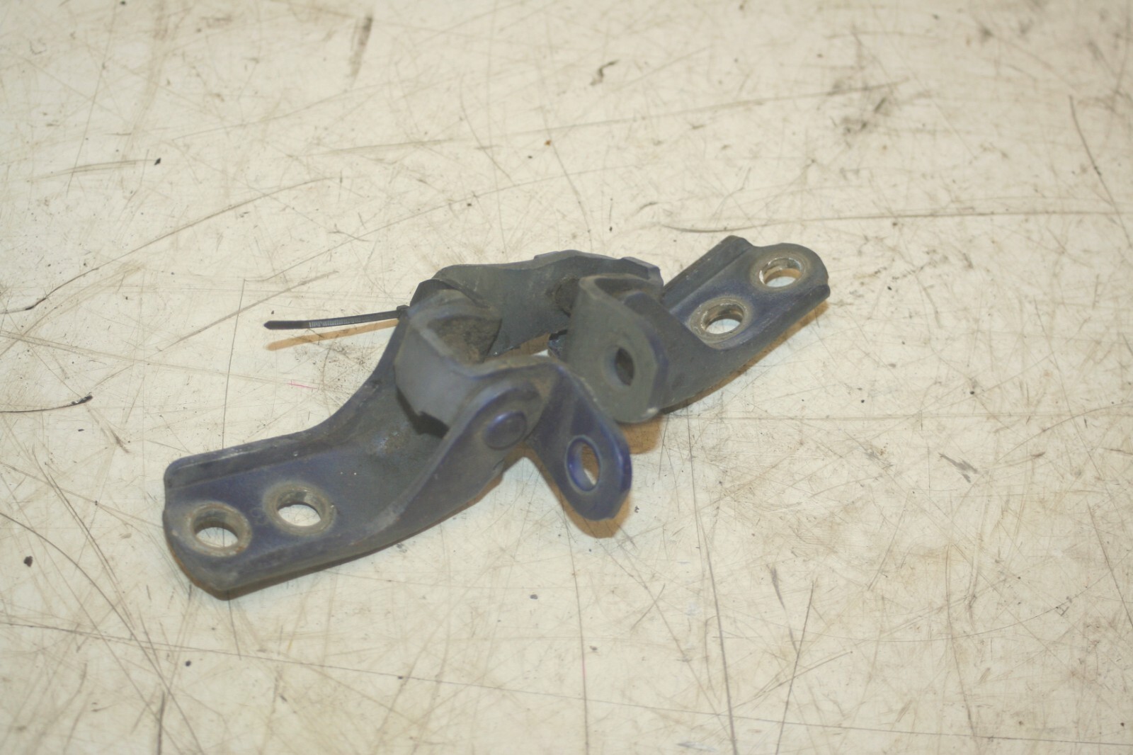 (98) TOYOTA RAV 4 MK1. DRIVER SIDE FRONT DOOR HINGES