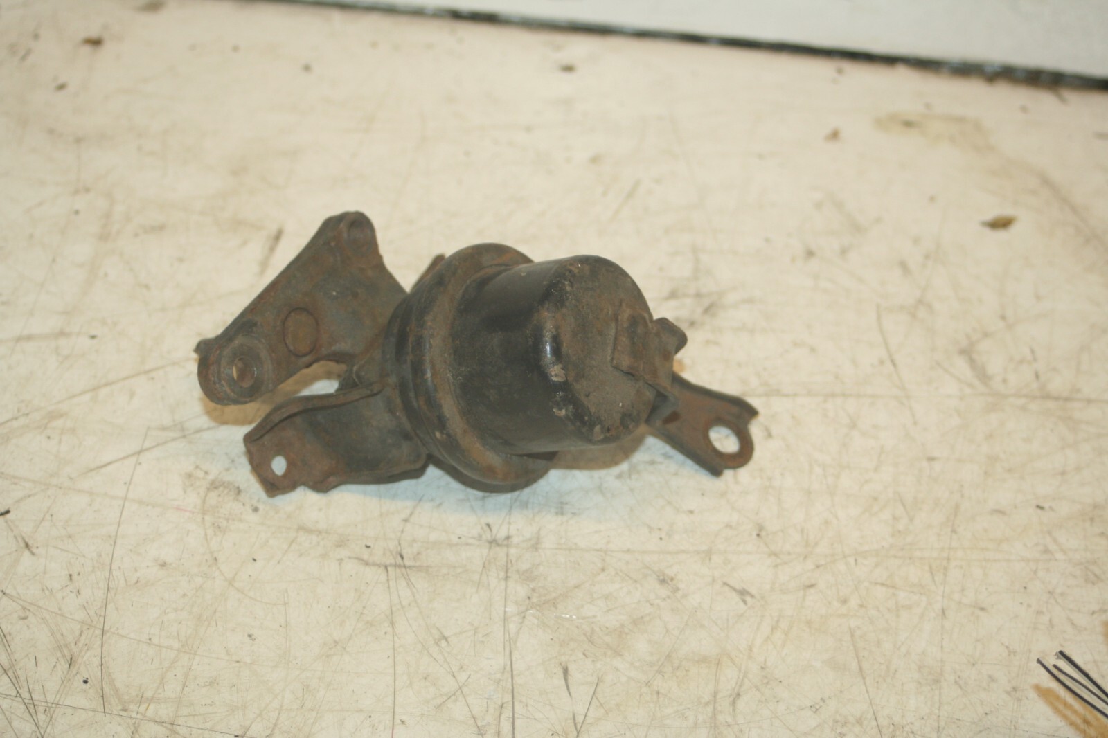 (98) TOYOTA RAV 4 MK1. ENGINE MOUNT - Image 2
