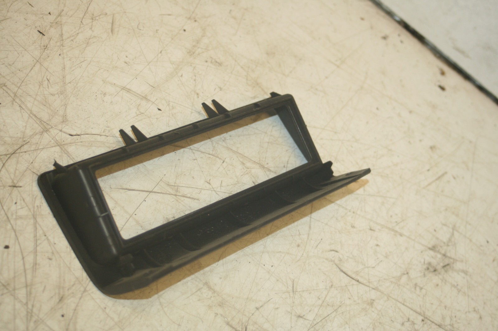 (98) TOYOTA RAV 4 MK1. DISPLAY SCREEN SURROUND - Image 3