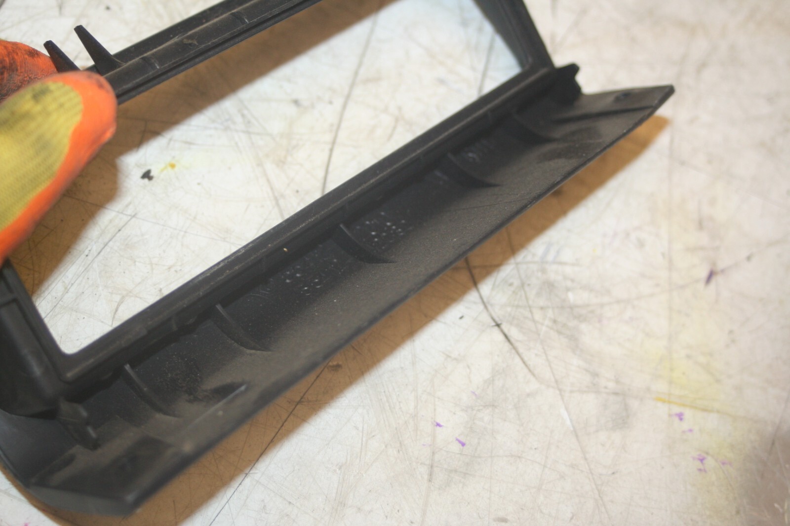 (98) TOYOTA RAV 4 MK1. DISPLAY SCREEN SURROUND - Image 6