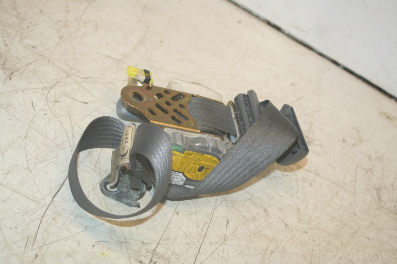 (99) TOYOTA RAV 4 3 DOOR. PASSENGER SIDE FRONT SEAT BELT 3 DOOR - Image 2