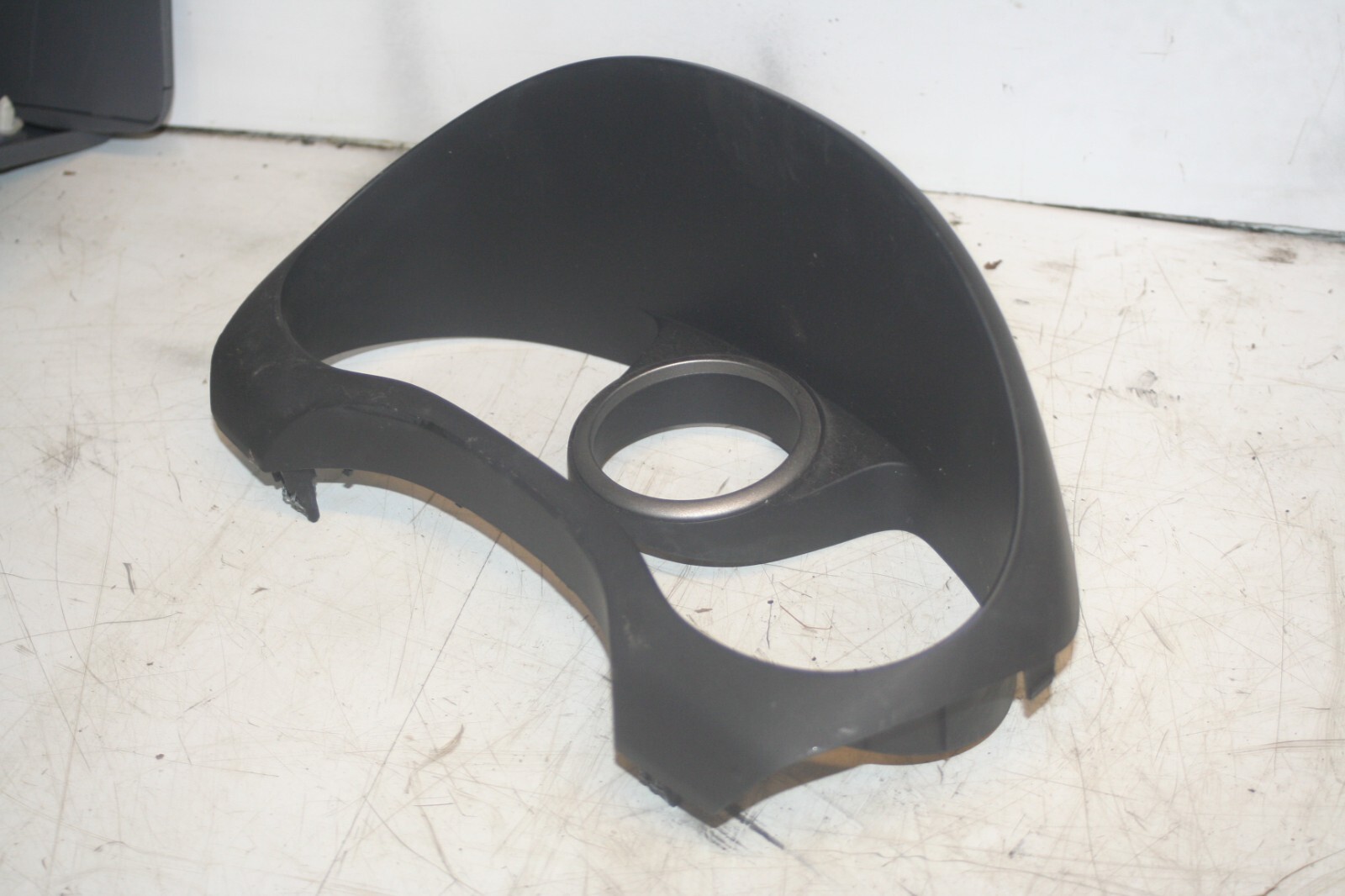 (99) TOYOTA RAV 4 3 DOOR. SPEEDOMETER DISPLAY SURROUND - Image 2