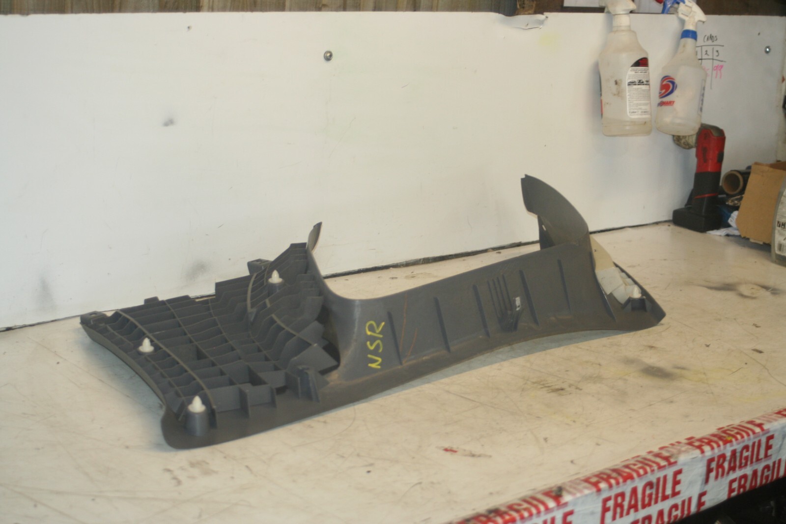 (99) TOYOTA RAV 4 3 DOOR. PASSENGER SIDE REAR UPPER TRIM - Image 6