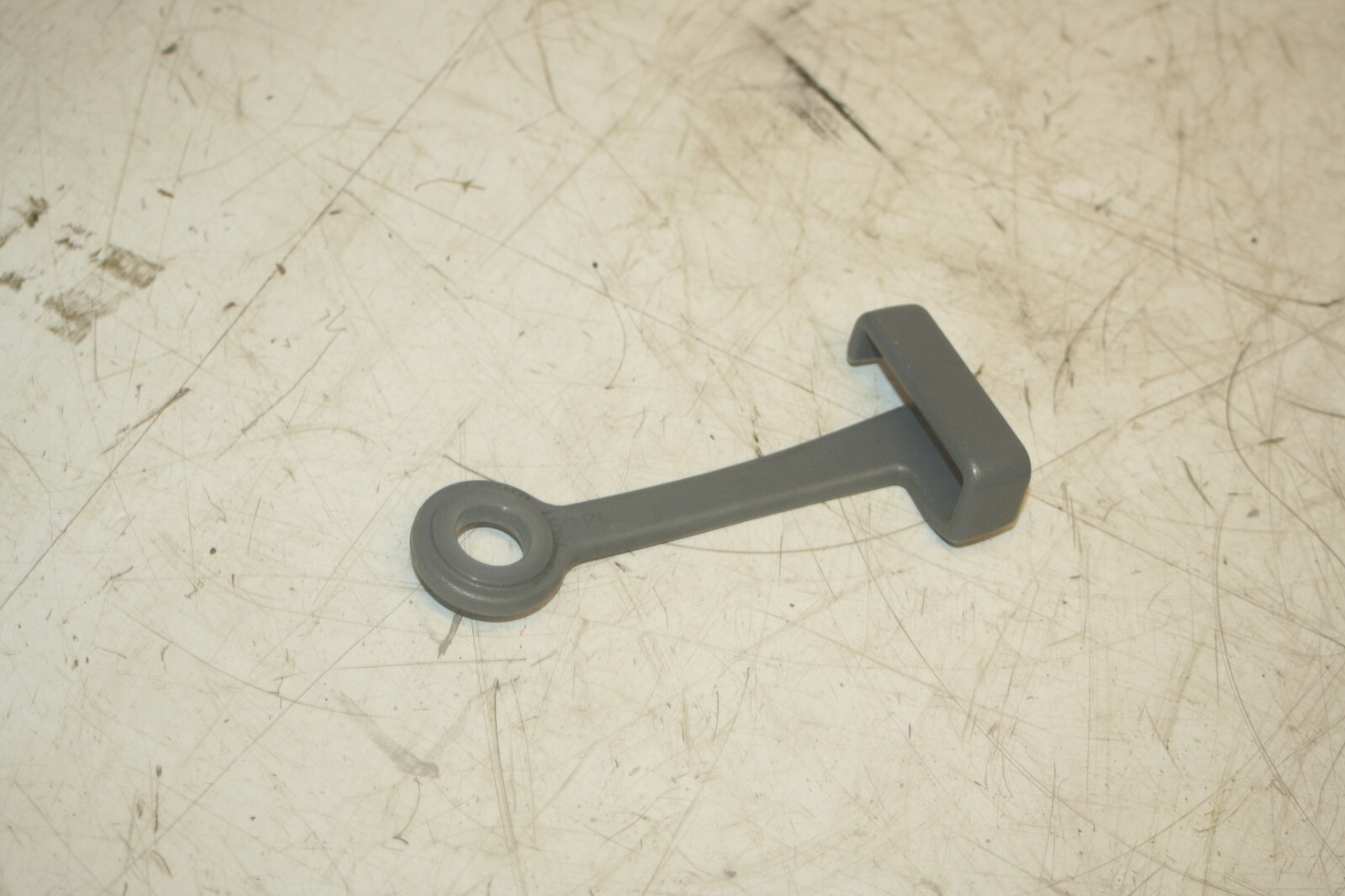 (99) TOYOTA RAV 4 3 DOOR. SEAT BELT HOLDER - Image 2